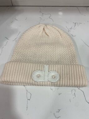 ALO Yoga Cream Knit Beanie with Raised Logo Patch
